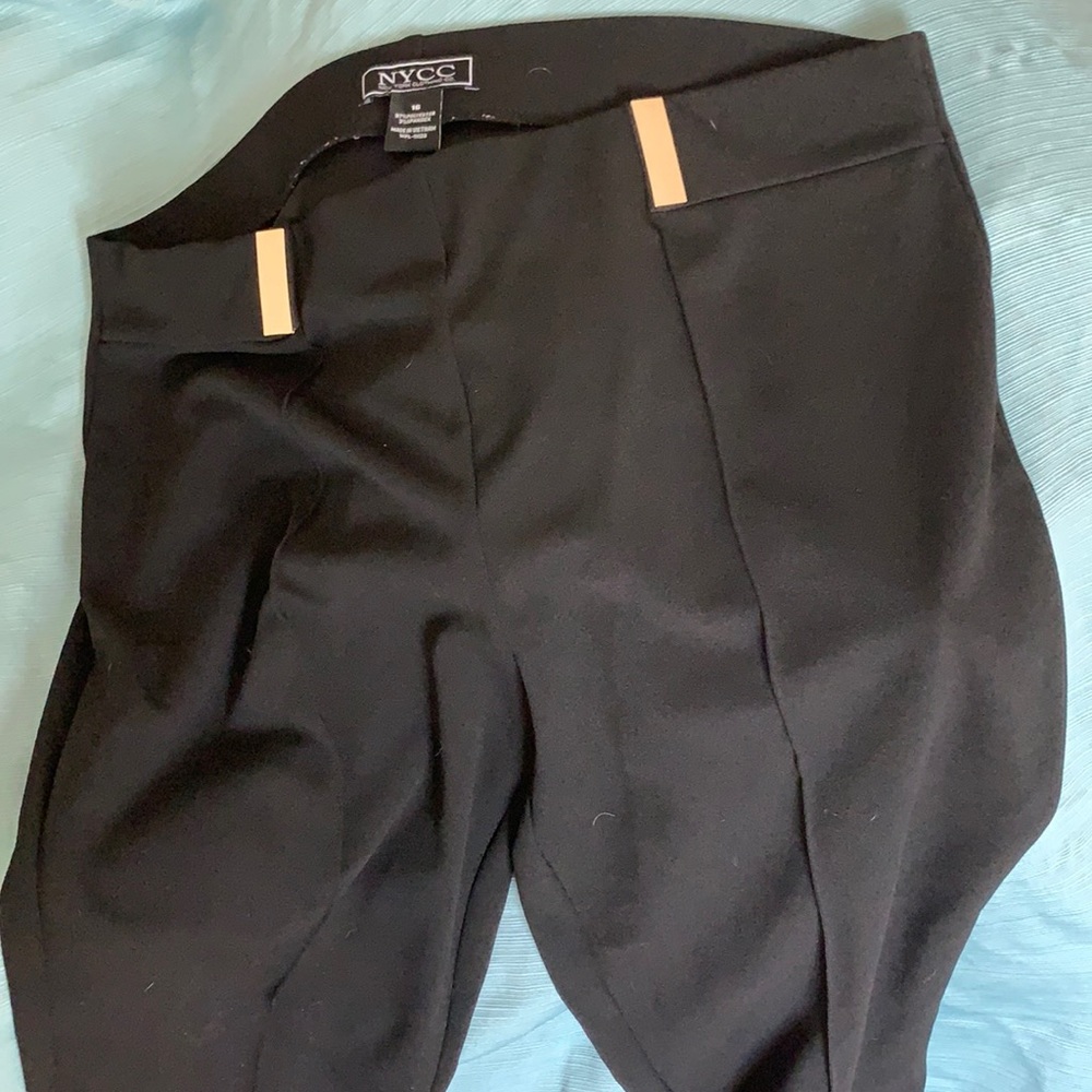 Pleated black trousers